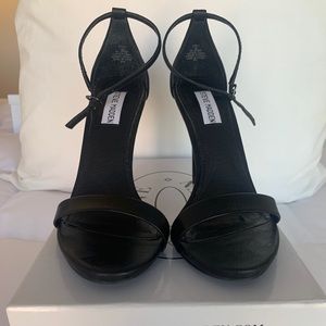 Steve Madden Stecy Heel - Black